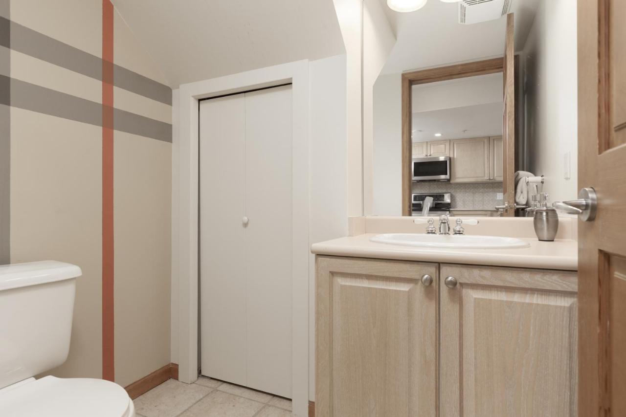 Lagoons By Cozystay Signature Whistler Kültér fotó